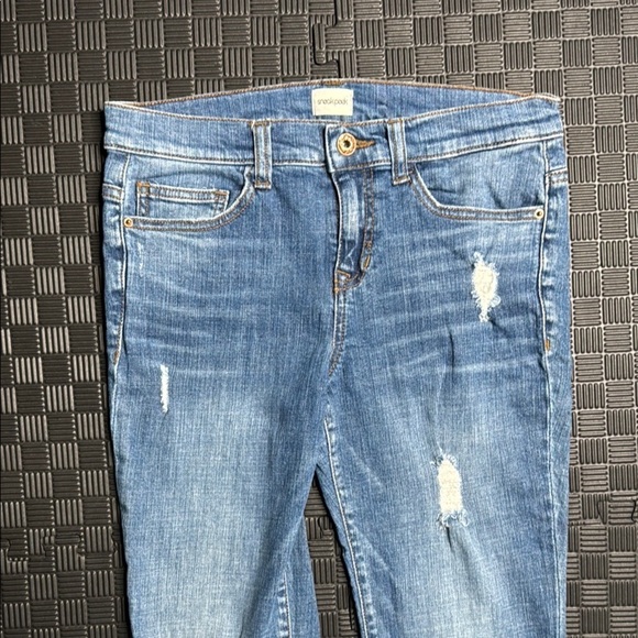 Sneak Peek Blue Ankle Cropped Jeans - Picture 3 of 10